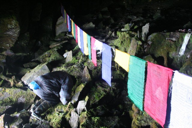 Рабы Тибетского ущелья ищут священный водопад