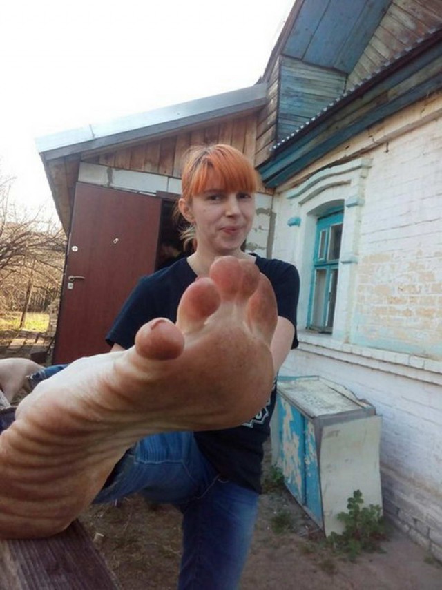 Светка, коза блин, фоткай давай, я же позирую