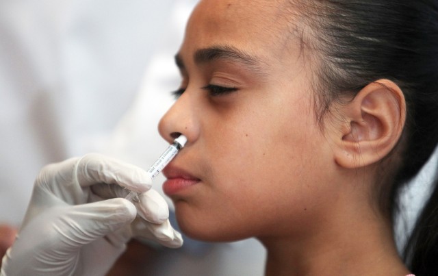 "Нюхательный Спутник": Гинцбург заявил, что вакцину от коронавируса для детей могут зарегистрировать 15 сентября