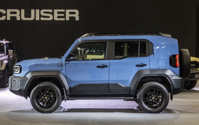 Toyota Motor 21 октября провела мировую премьеру новой модели — внедорожника Land Cruiser FJ по прозвищу «бэби-Круизер»