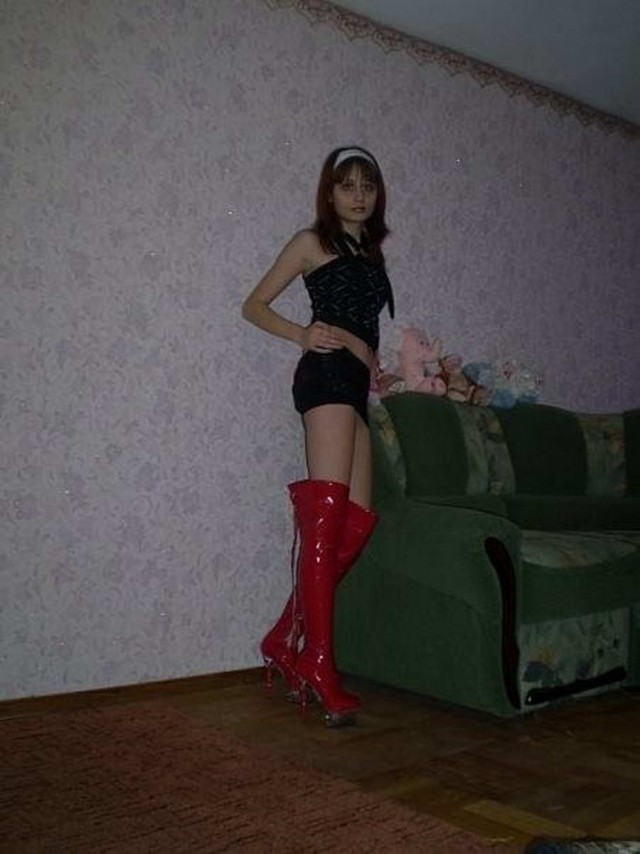 Светка, коза блин, фоткай давай, я же позирую