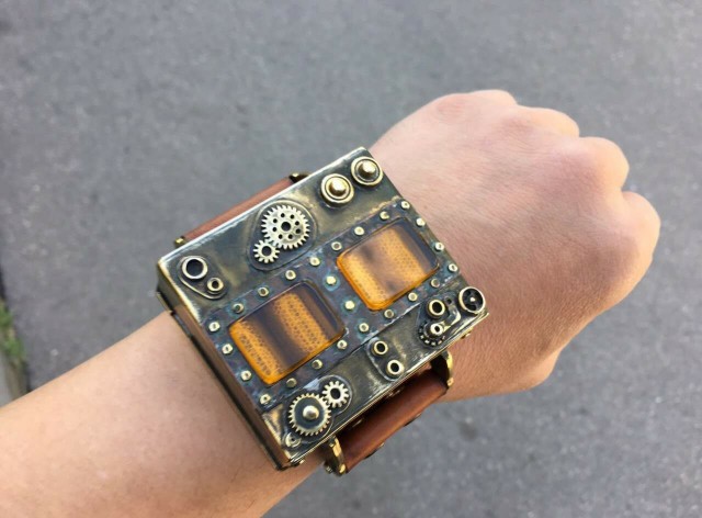 Наручные часы “ARSENICUM” с OLED-индикатором