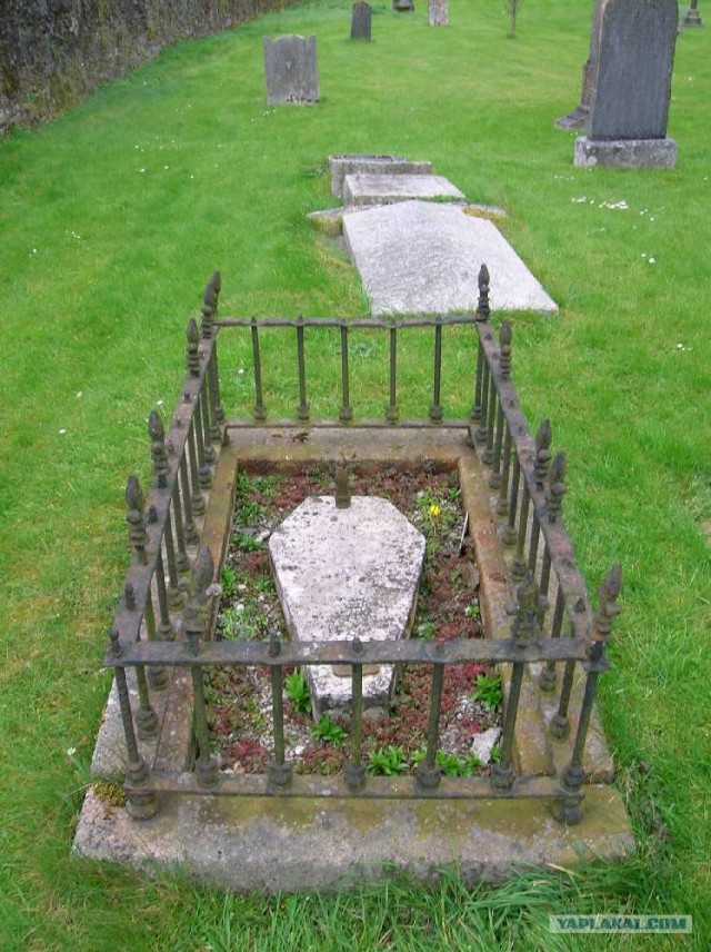 Kildare Ireland, церковь 13-го века.