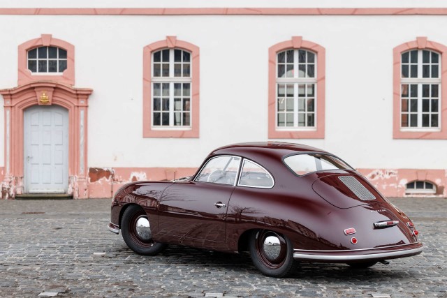 Автомобили аукциона Artcurial. Февраль 2025