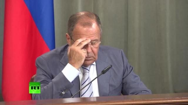 В Киеве демонтировали памятник Михаилу Булгакову