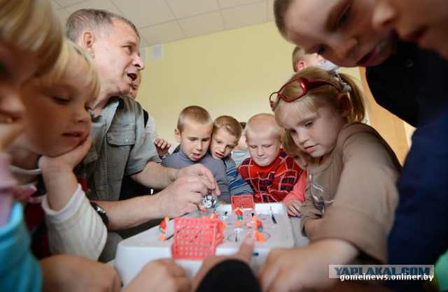 Профессия: мужчина-воспитатель в детском саду