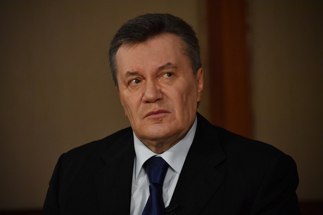 СМИ: обездвиженный Янукович экстренно госпитализирован