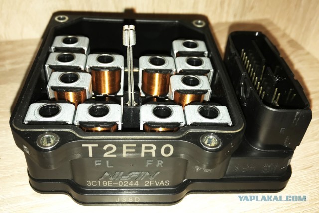 Ошибка курсовой устойчивости и ABS. Ремонт блока VSA Honda Accord IX