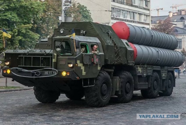 Склад боеприпасов горит недалеко от села Алексеевка в Крыму