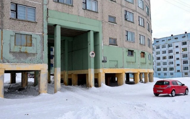 Почему в Норильске дома без балконов?