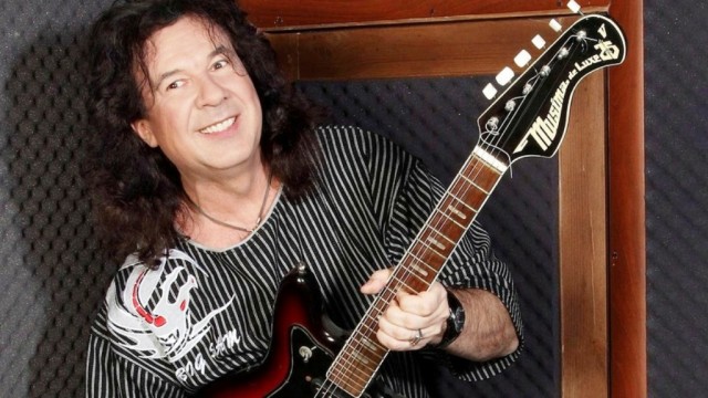 Умер Александр Кузьмин