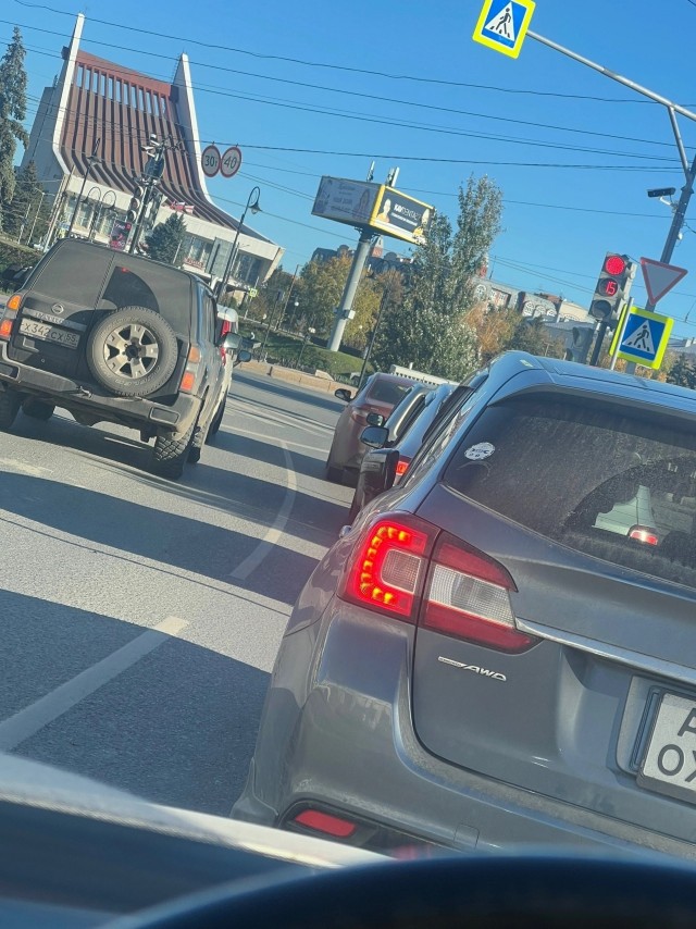 Зеркала? Зачем. Не знаю.
