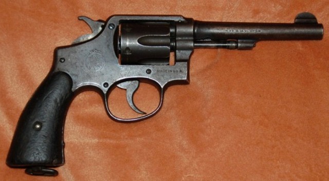 Самый популярный полицейский револьвер мира Смит-Вессон