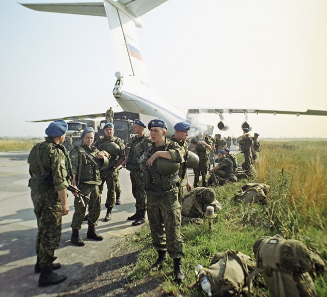 «Десантники шли победить или умереть»: экс-глава ВДВ Георгий Шпак о подготовке броска на Приштину в 1999 году
