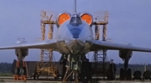 Зачем ракетоносцу Ту-22 бак для "водки" на 400 л, или почему пилоты не включали кондиционер?