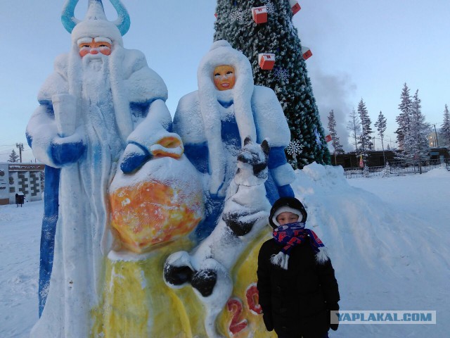 В Якутии из снега слепили советскую открытку