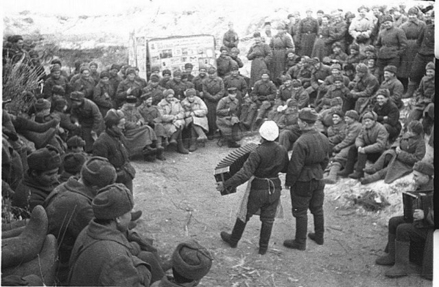 Лекарство от страха. (О народном характере посредством старых фотографий и простых четверостиший)