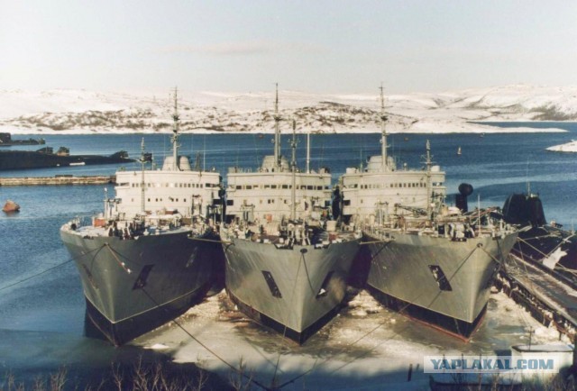 Когда-то здесь базировались крейсера Советско-Гаванской ВМБ, а теперь пилят подлодки