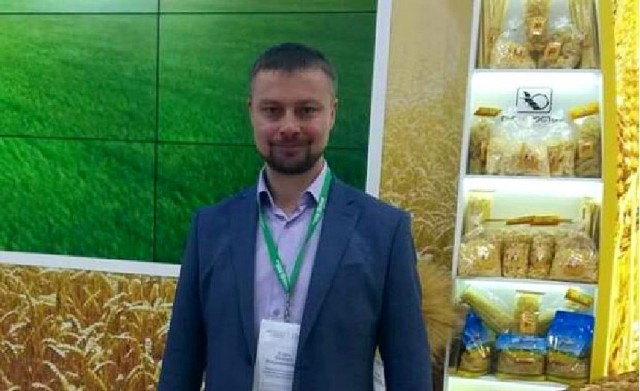 Видимо на посевную спешил