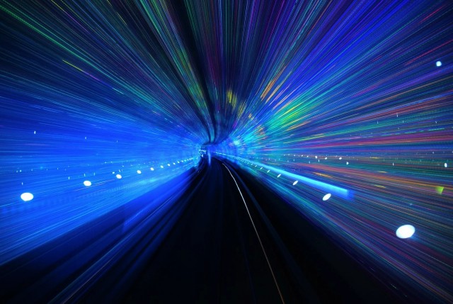 Быстрее, чем скорость света: тахионы, способные обогнать фотон.