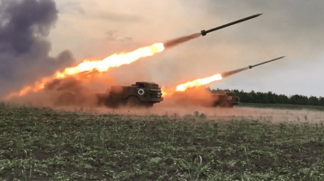 Силы ВКС России высокоточным оружием разбили баржу с украинскими десантниками, но есть ньюанс