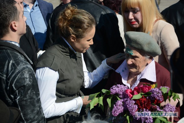 В Славянске облили зеленкой героя Великой Отечественной войны