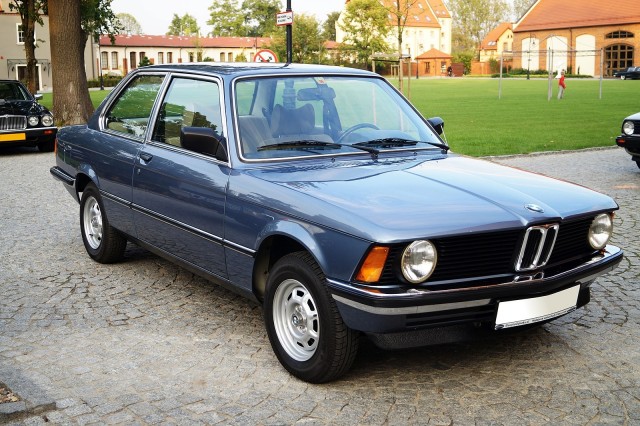 BMW 3 серии празднует 50 лет: модель по-прежнему востребована в России