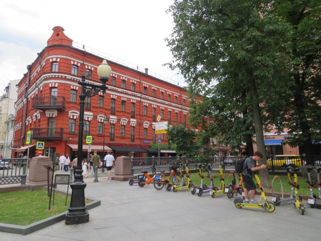 Шляюсь по Москве (задворки Тверской).
