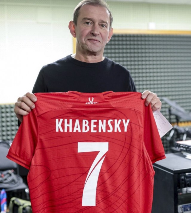 Валерий Карпин пробует новых игроков для сборной