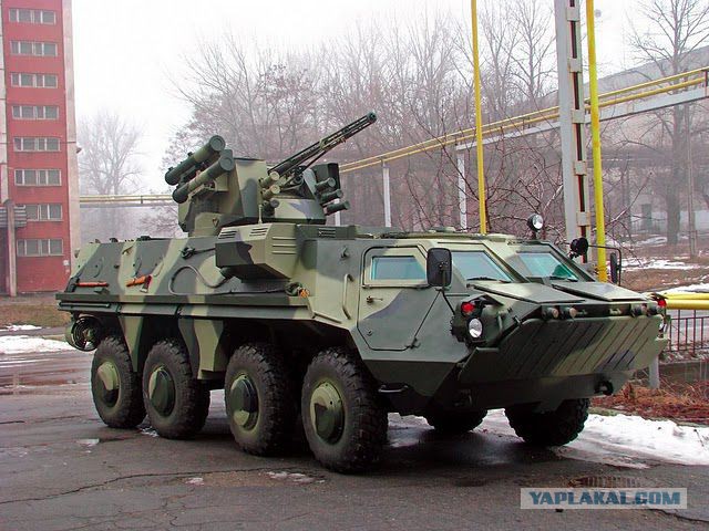 «Азов» продолжает снабжать ополченцев техникой