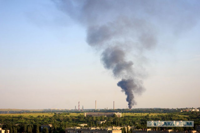В Саратове загорелся нефтеперерабатывающий завод