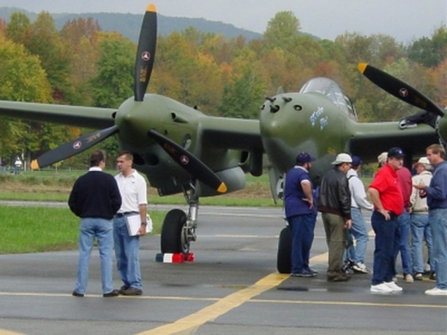 Многоцелевой истребитель P-38 «Lightning»