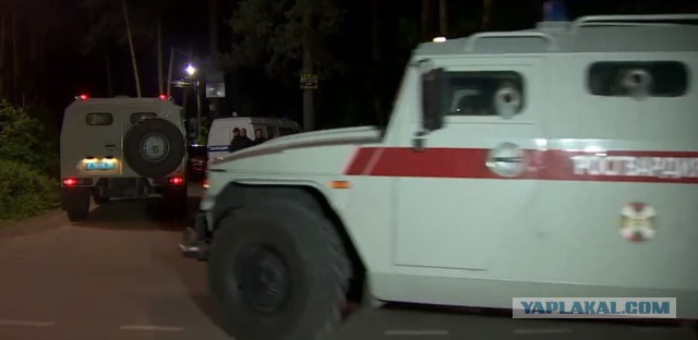 В Подмосковье мужчина открыл огонь по домочадцам и прохожим