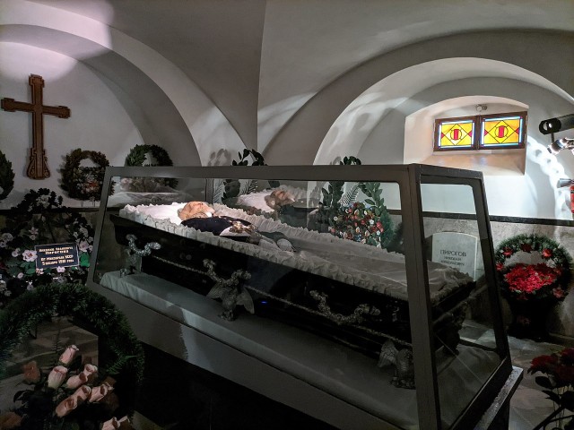 В Госдуме призвали убрать захоронения лидеров СССР с Красной площади