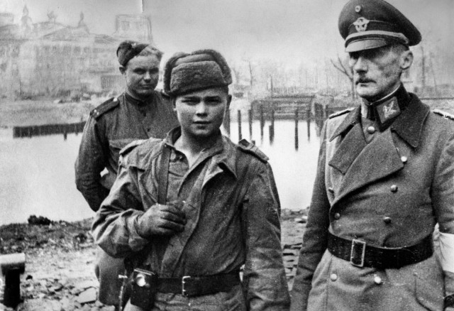 Фотографии связанных с историей Красной и Советской Армии.
