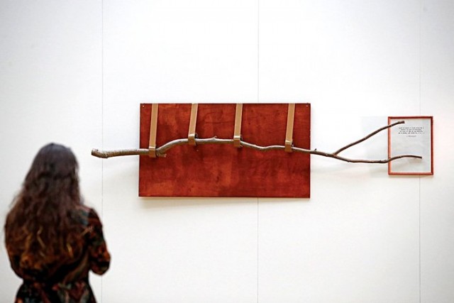 Третьяковская галерея купила «Ветку» Андрея Монастырского. Искусствоведы - вы ибанулись?