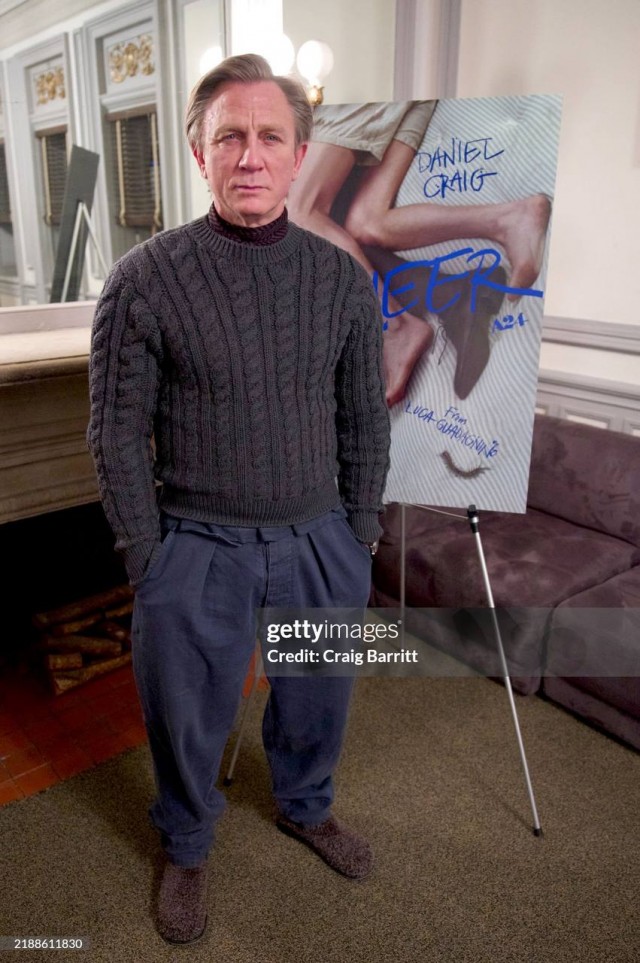 В сети стали активно обсуждать вид актёра Дэниэла Крейга