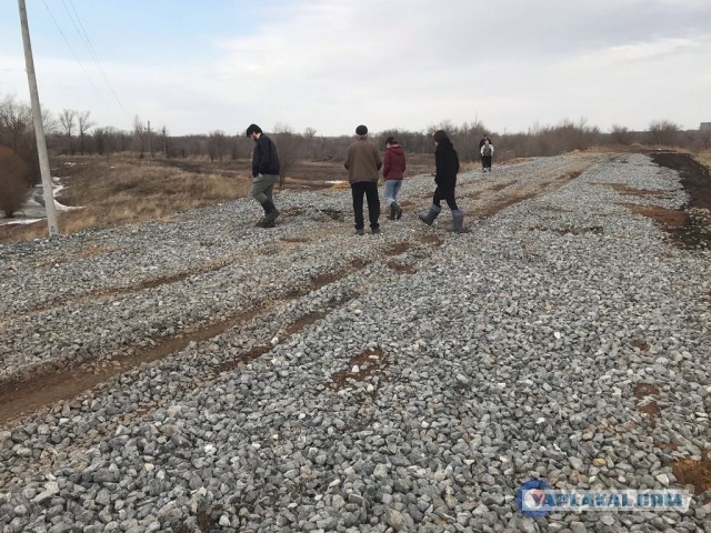 Как выглядит дамба Орска, где заделывали прорывы прошлого года.