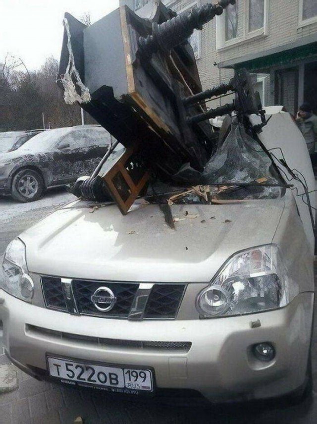 Как поднять рояль на 2 этаж через окно