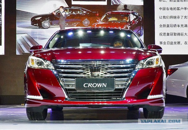 Леворульная Toyota Crown - специально для Китая.