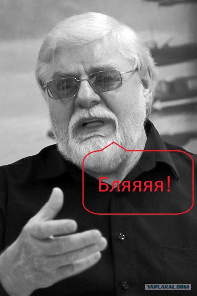 Серьёзный индийский грузчик