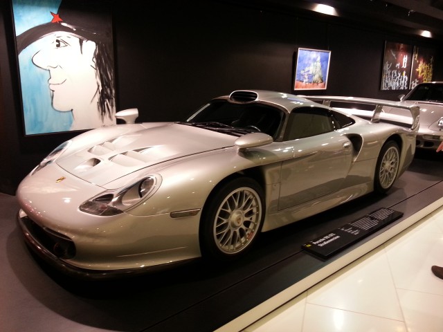 70 лет Porsche. Красивых автофото пост