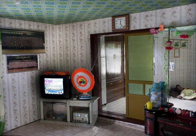 Как выглядят реальные квартиры простых людей в Северной Корее (не показушные фото)