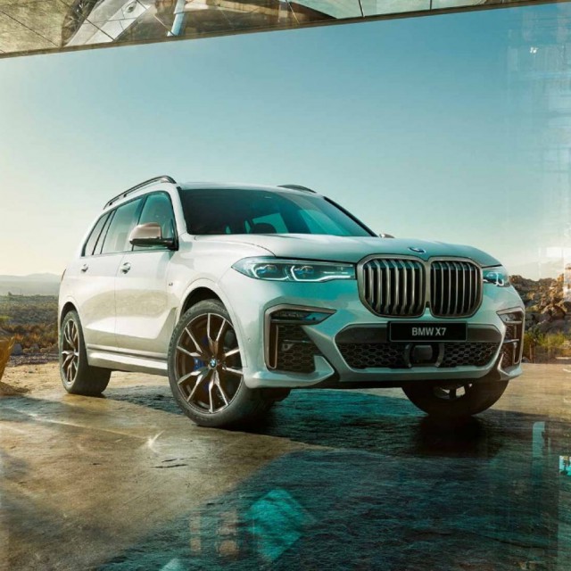 В России угнали первую BMW X7