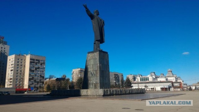 С днём Великой Октябрьской Социалистической революцией!