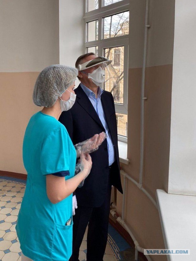 Жительница Петербурга пожаловалась губернатору на условия в госпитале для больных Covid-19. В ответ он её заблокировал