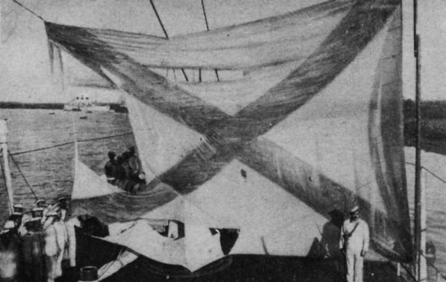 Крейсер «Аврора» в Маниле после Цусимского боя.1905 год