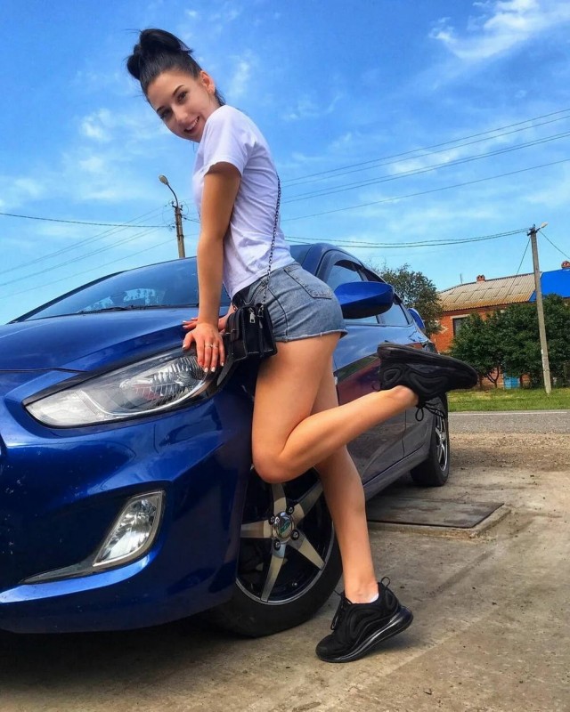 Красивые девушки в шортиках