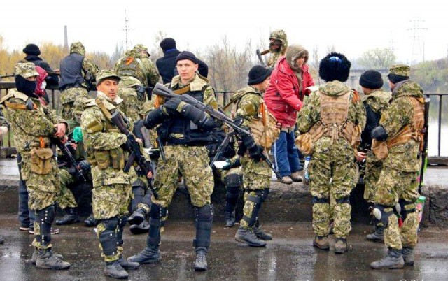 Перестрелка между ополчением и войсками