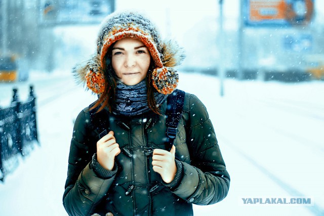 Зимой девушки особенно красивы!